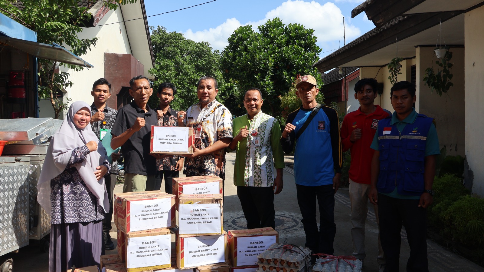 RSJ Mutiara Sukma menyalurkan bantuan melalui program Corporate Social Responsibility (CSR)  kepada Pusat Pelayanan Sosial Lanjut Usia (PPSLU) Mandalika